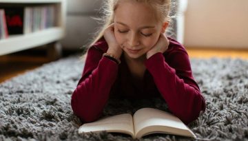 5 μικρές συνήθειες που βοηθούν τα παιδιά να αγαπήσουν το διάβασμα