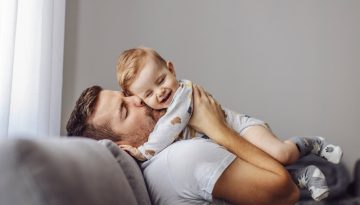 Κλάμα μωρού: Γιατί οι μπαμπάδες δεν το ακούνε τη νύχτα;