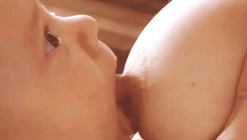 Πώς βοηθάμε ένα μωρό να ανοίξει διάπλατα το στόμα του για να θηλάσει