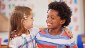 Τι μας διδάσκουν τα παιδιά για την καλοσύνη;