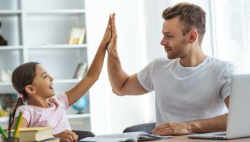 Το νούμερο 1 μυστικό της επιτυχίας των παιδιών με υψηλές επιδόσεις —που οι γονείς πρέπει να το διδάξουν από νωρίς, σύμφωνα με τους ειδικούς