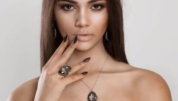 Caviar nails: Η τάση στα νύχια που είναι ιδανική για όλα τα πάρτι