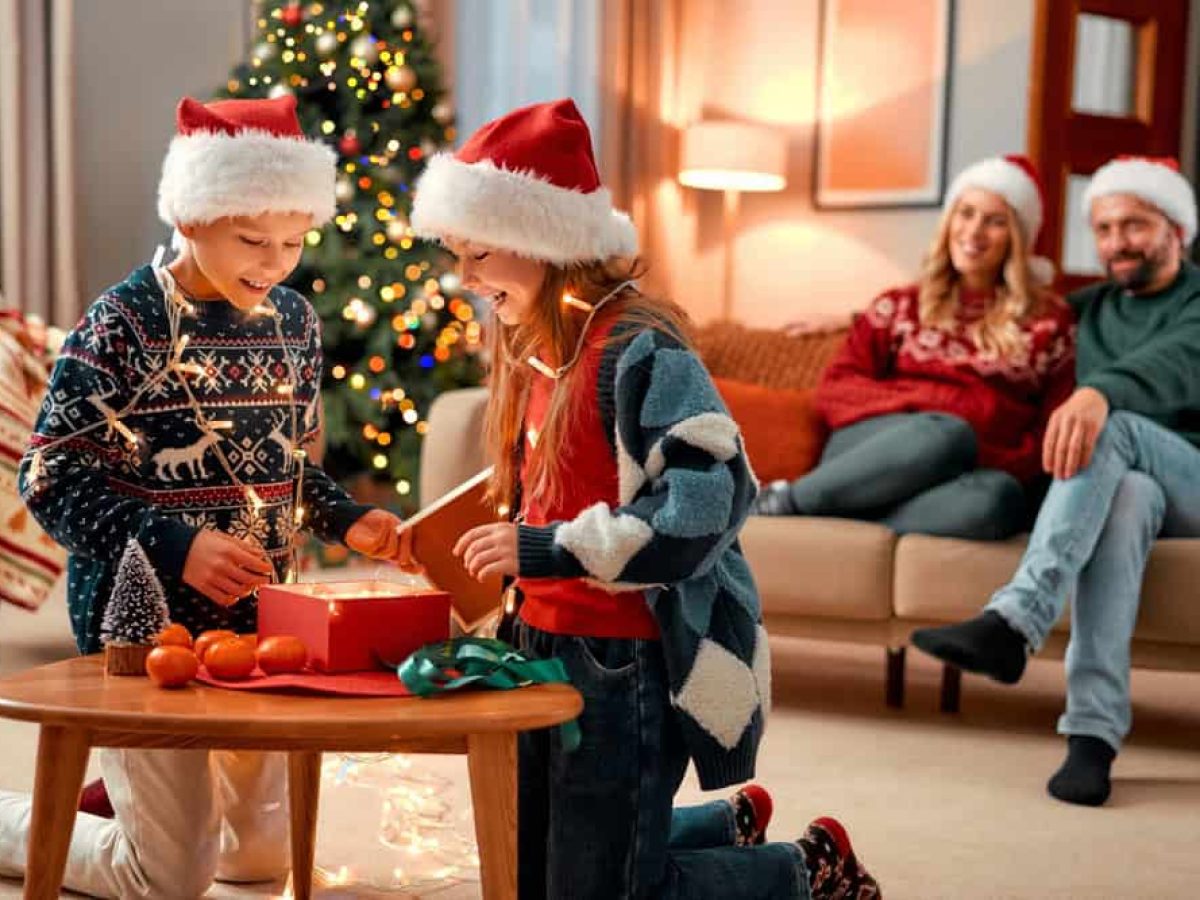 Ευτυχισμένα παιδιά: Δεν ταυτίζουμε την αγάπη με υλικά αγαθά