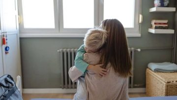 Γιατί το παιδί δεν ξεκολλάει από πάνω σου; Οι πραγματικοί λόγοι που το παιδί ζητά συνέχεια παρουσία και ασφάλεια