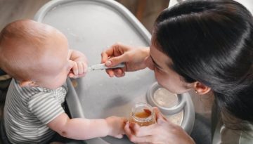 Ο νευρολόγος Baibing Chen —για να διατηρεί τα παιδιά του ασφαλή και τον εγκέφαλό τους υγιή— ακολουθεί αυτούς τους 3 κανόνες διατροφής