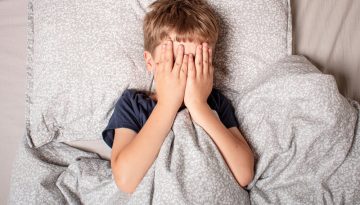 Παιδιά: Πώς να τα βοηθήσετε όταν φοβούνται