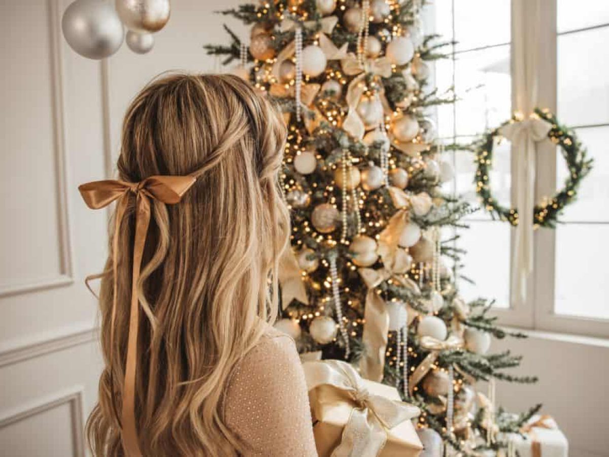 Πώς να μετατρέψετε το καθημερινό σας χτένισμα σε βραδινό μέσα σε 15 λεπτά