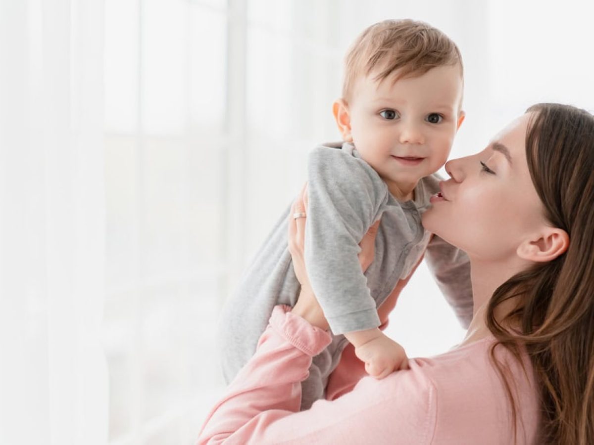 Πότε αρχίζουν τα μωρά να κατανοούν λέξεις;