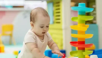 Πότε τα μωρά αρχίζουν να βλέπουν χρώματα και πώς τα ξεχωρίζουν;