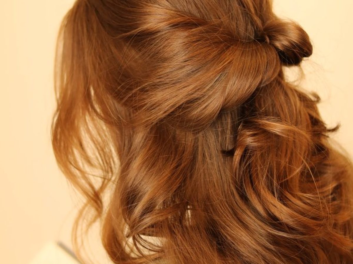 Αυτό είναι το κορυφαίο hair trend που μπορείτε να υιοθετήσετε από το πρωί μέχρι το βράδυ