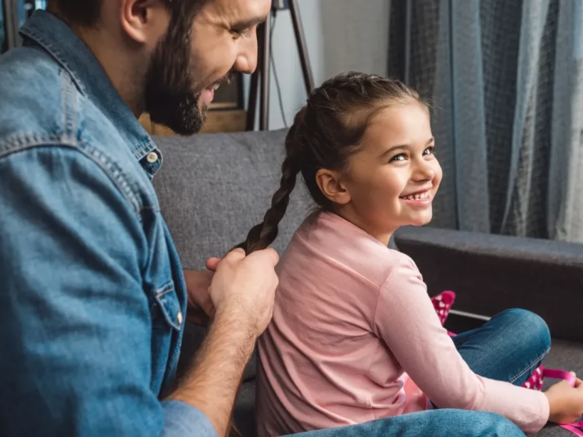 Μπαμπάδες που μεγαλώνουν κόρες με αυτοεκτίμηση δεν κάνουν αυτά τα λάθη