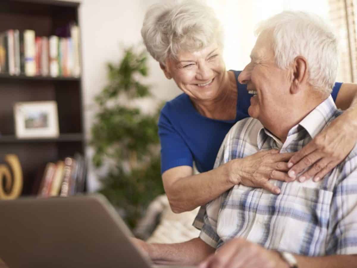 Checklist φροντίδας ηλικιωμένων γονέων: Ολοκληρωμένος Οδηγός για Υγεία, Νομικά & Οικονομικά