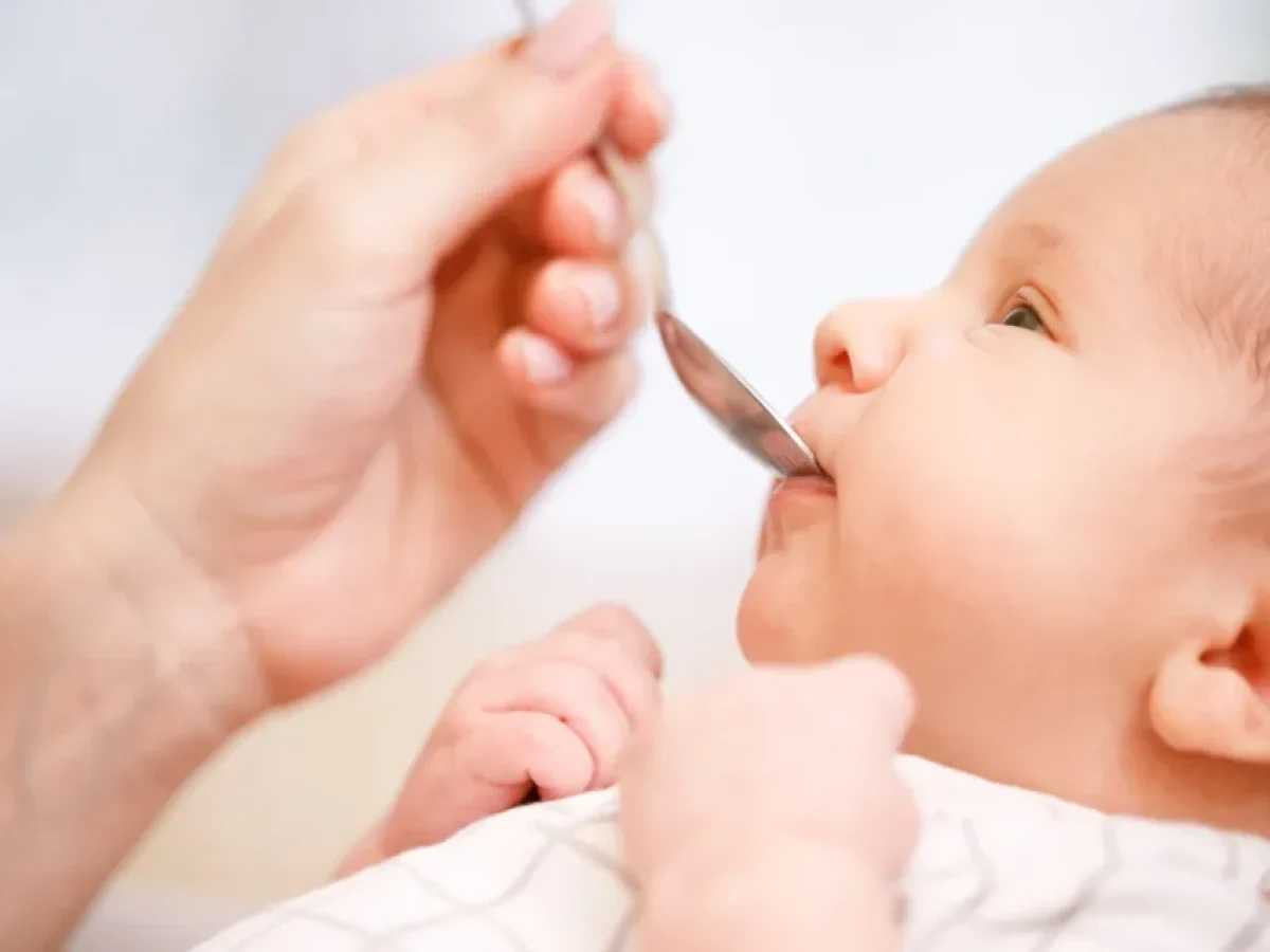 ΕΟΦ: Προσοχή σε σιρόπι για βρέφη – Οι κίνδυνοι και οι εξαιρέσεις