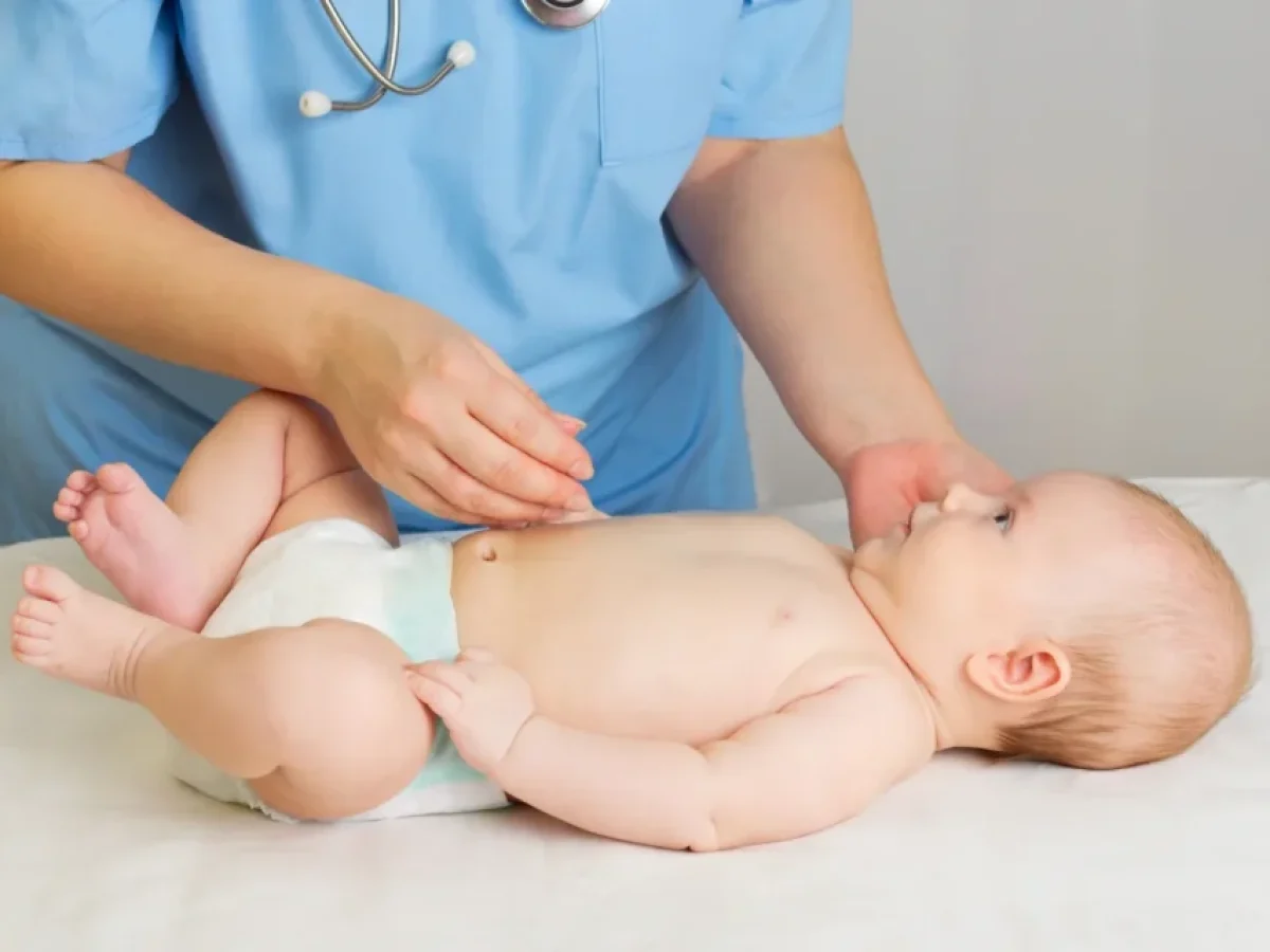 Γεννητικά όργανα βρέφους: Τι είναι φυσιολογικό και τι χρειάζεται προσοχή, σύμφωνα με τον παιδίατρο