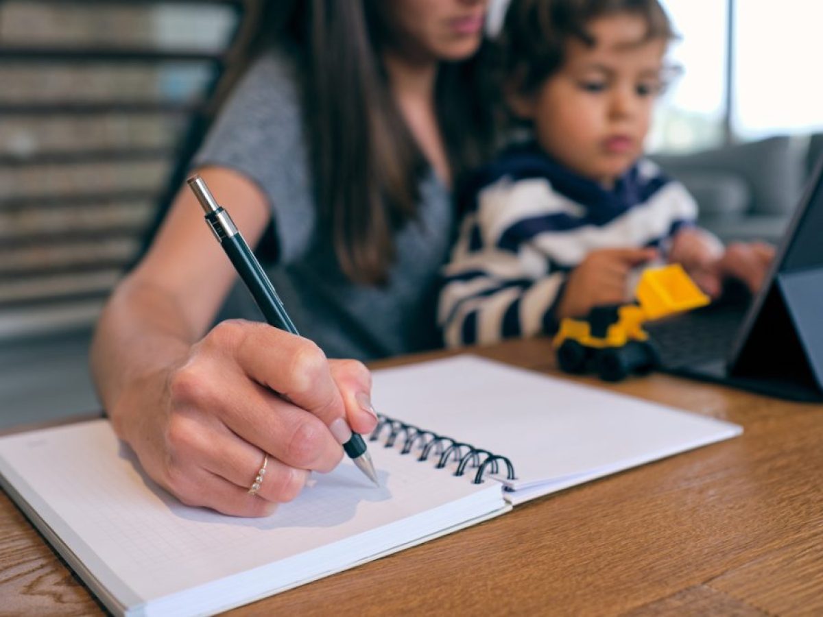 Ημερολόγιο Γονέα: Θες να σταματήσεις τις φωνές το 2026; Το εργαλείο που έσωσε τη σχέση μου με το παιδί μου