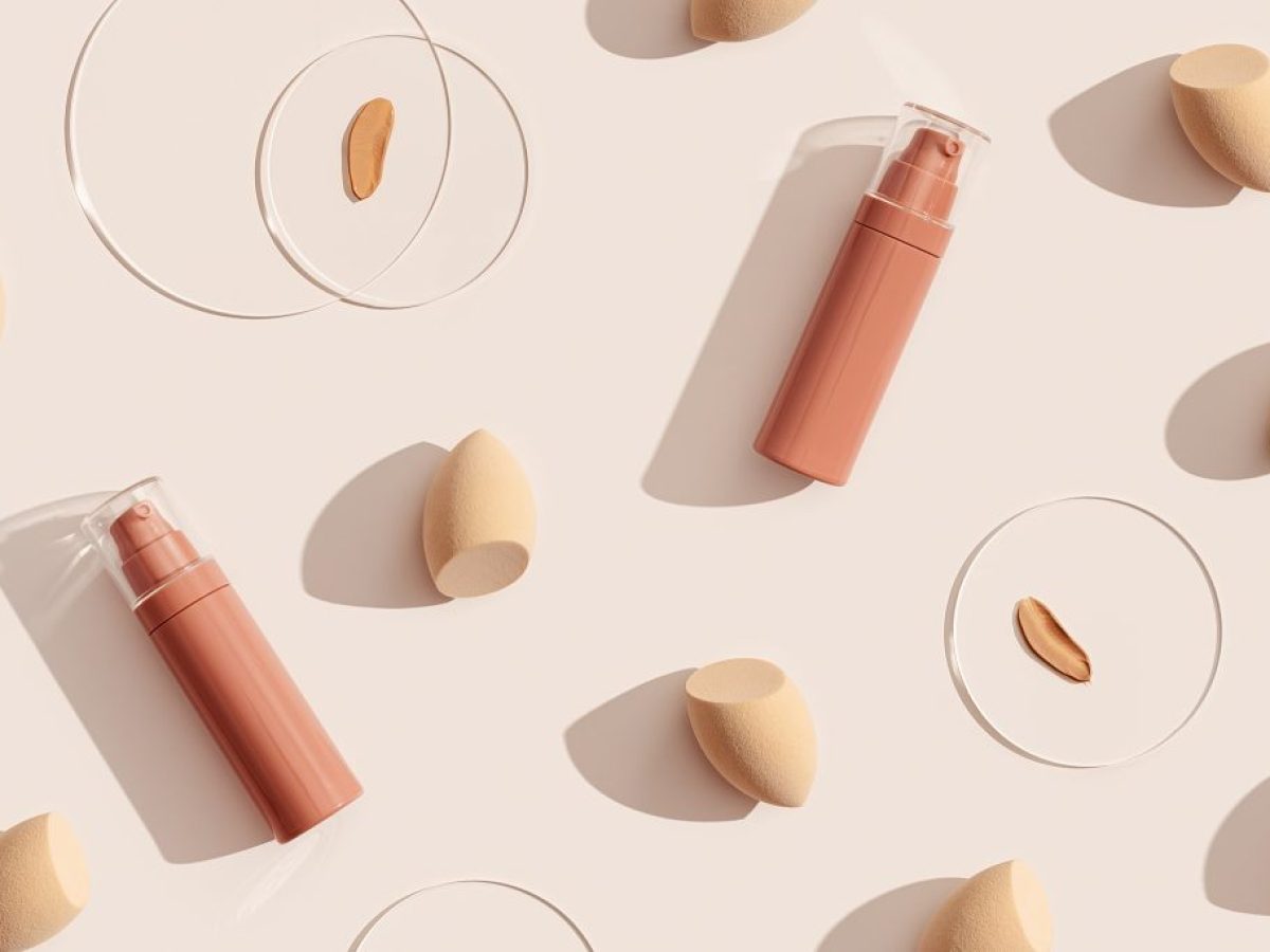 Πώς να απλώσετε το foundation εάν έχετε ώριμη επιδερμίδα