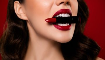 Πώς θα αποκτήσετε τα τέλεια κόκκινα χείλη
