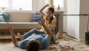 Πώς το παιχνίδι χωρίς πρόγραμμα μπορεί να ωφελήσει γονείς και παιδιά