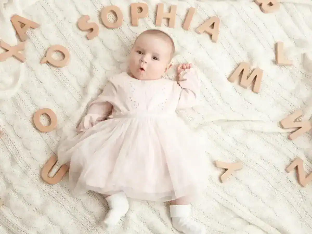 Ψάχνετε όνομα για το μωρό σας; Αυτά είναι τα trends για το 2026