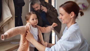 «Ζακέτα να πάρεις»- Γιατί το παιδί αρνείται να βάλει μπουφάν το χειμώνα;