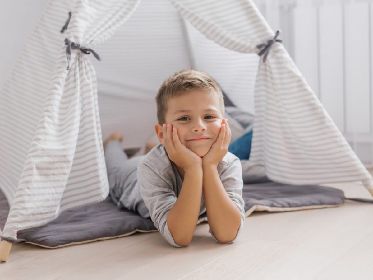 6 τρόποι για να μετατρέψετε το σπίτι σας σε έναν παράδεισο ηρεμίας για παιδιά με νευροδιαφορετικότητα