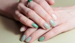 Jade-nails-i-tasi-sto