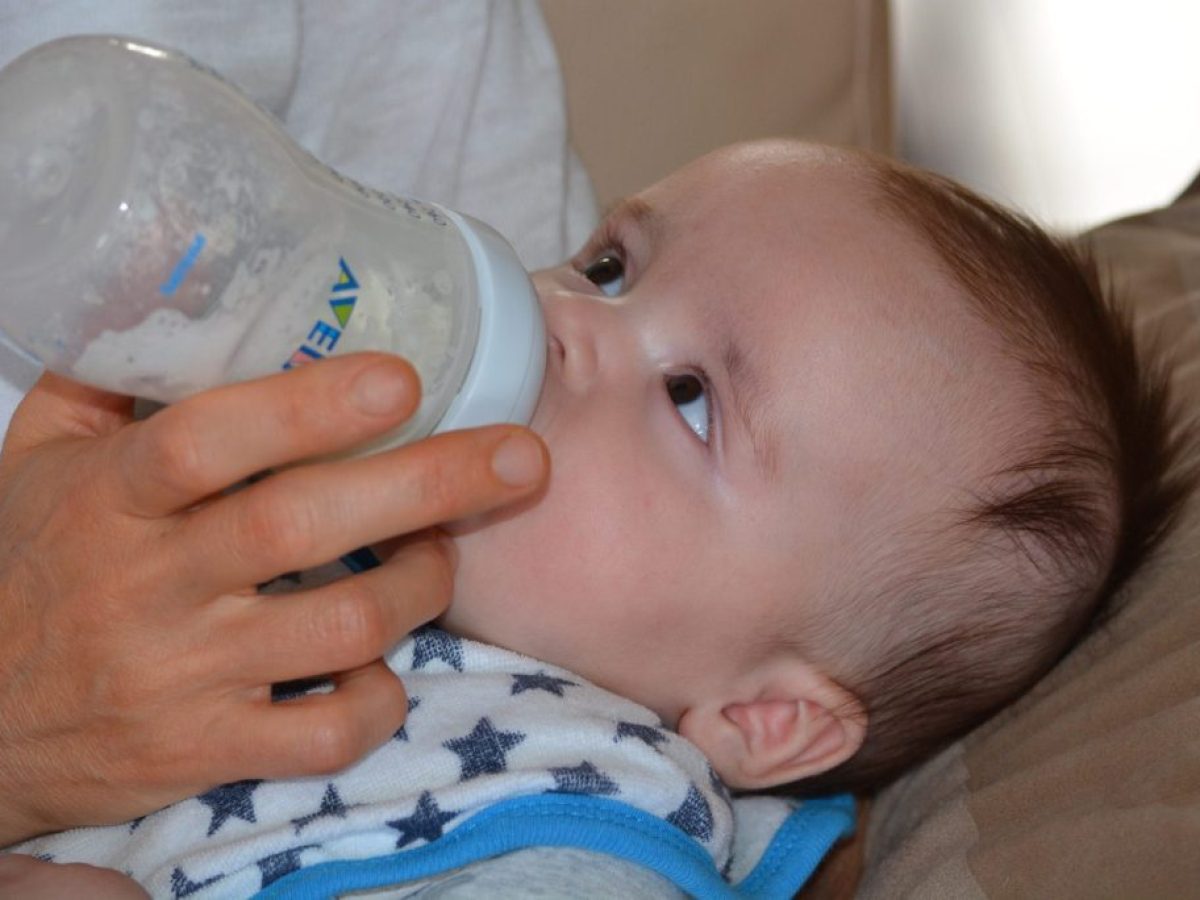 Nestlé: Διευρύνει τις ανακλήσεις βρεφικού γάλακτος σε νέα παρτίδα των προϊόντων της Guigoz