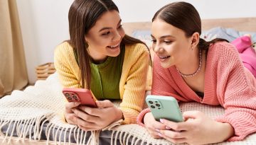 Social media: Έχουν και θετικά για τους έφηβους;