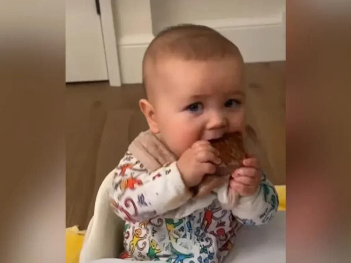 Δεν του αρέσει το φαγητό και οι γκριμάτσες του είναι ολα τα λεφτά