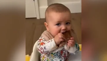 Δεν του αρέσει το φαγητό και οι γκριμάτσες του είναι ολα τα λεφτά