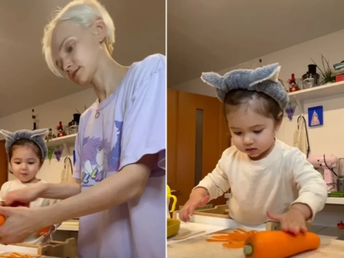 Δίχρονη master chef μαγειρεύει με τη  μαμά της και το ίντερνετ παραληρεί!