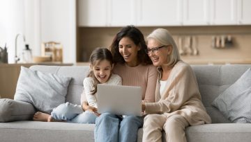 Έχετε αρχίσει να γίνεστε οι γονείς σας; Πώς να το διαχειριστείτε;