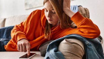 Έφηβοι: Πώς επιδρά ο ψηφιακός κόσμος στην αυτοεικόνα τους;