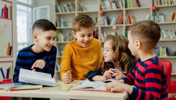 Ευγένεια και σεβασμός: 7 τρόποι να διδάξουμε αυτές τις αξίες