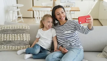 «Γιατί δεν θα σταματήσω να βγάζω πολλές φωτογραφίες τα παιδιά μου»