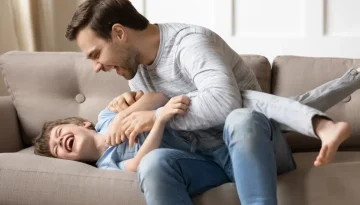 Γιατί το να είσαι ο fun γονιός μπορεί να αλλάξει τις ισορροπίες