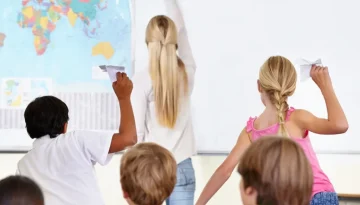 Γιατί το παιδί μου ακολουθεί τους συμμαθητές με κακή συμπεριφορά;