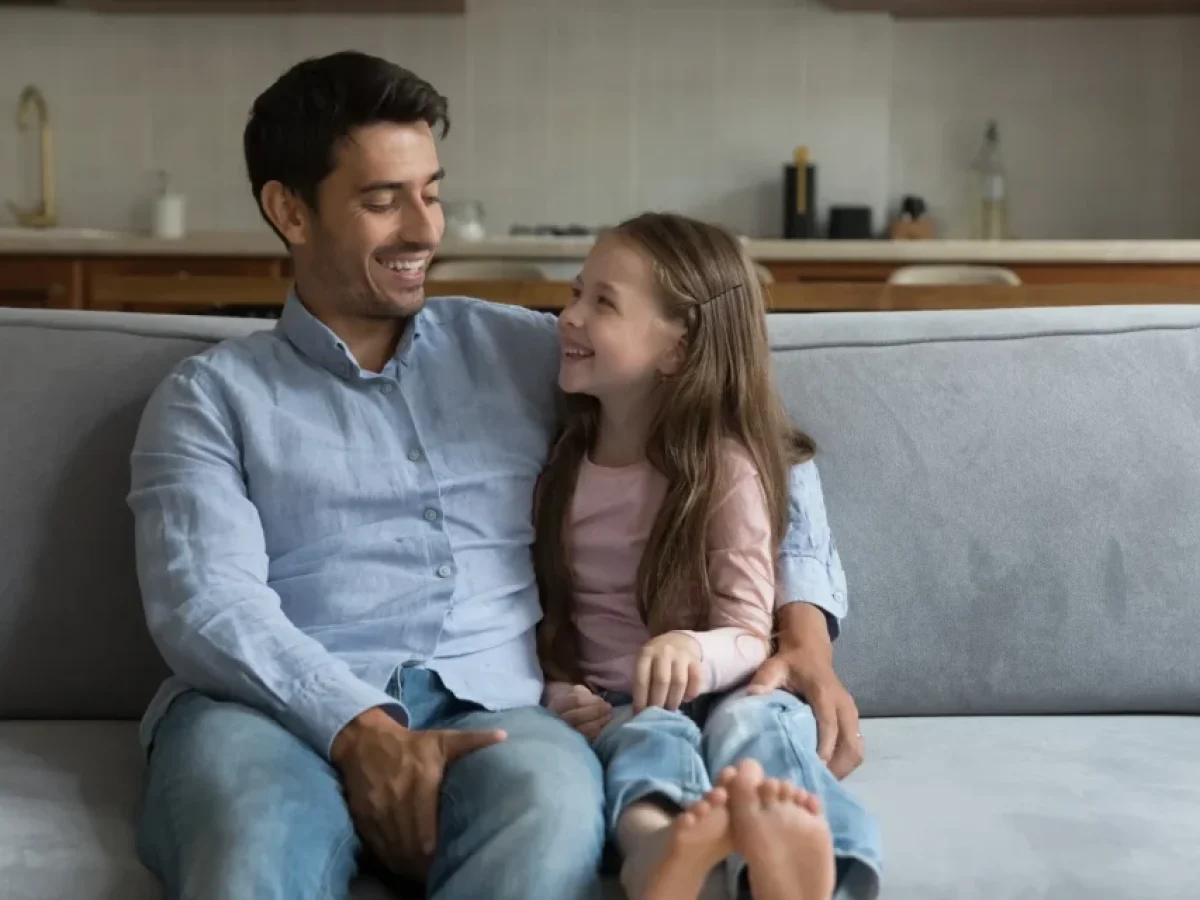 Η πρώτη περίοδος της κόρης σου: Ο απόλυτος οδηγός για μπαμπάδες που θέλουν να βοηθήσουν