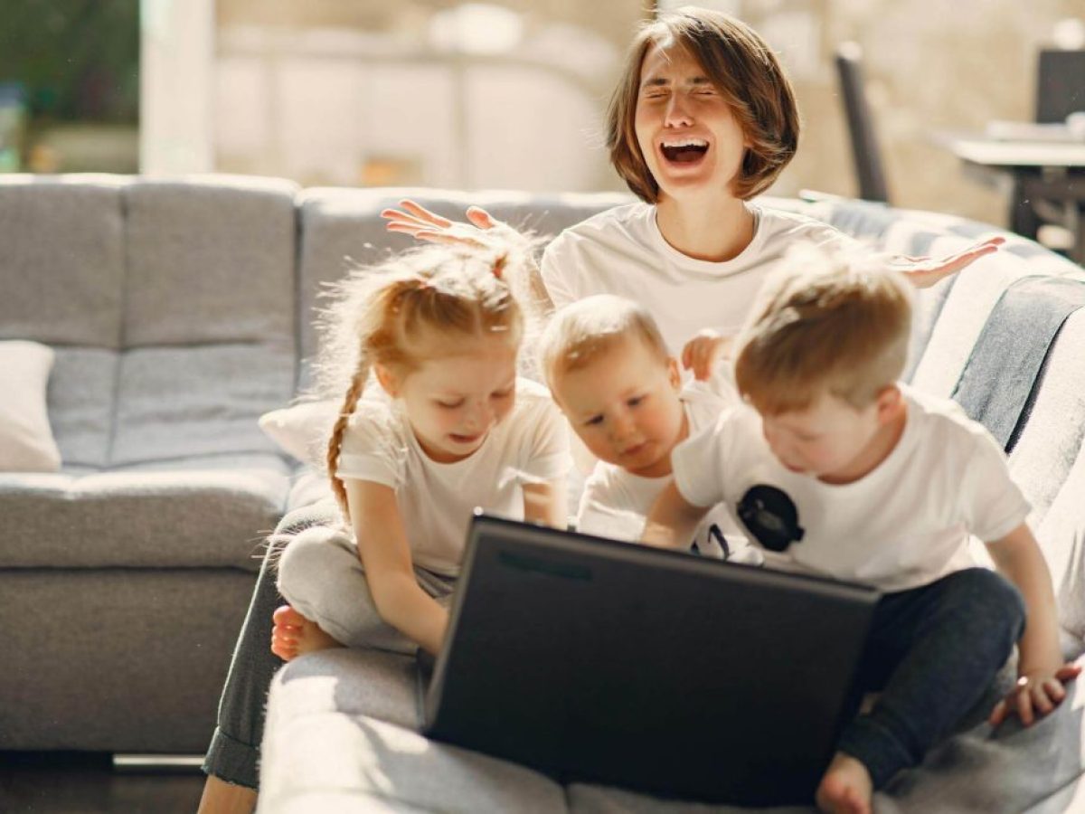 Μαμάδες στο κόκκινο: Επτά στις 10 νιώθουν υπερφορτωμένες