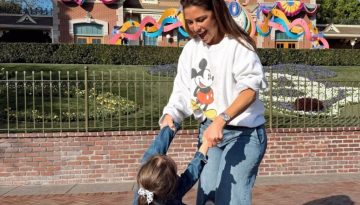 Μαρία Μενούνος: Το πρώτο ταξίδι της 2,5 ετών κόρης της στην Disneyland