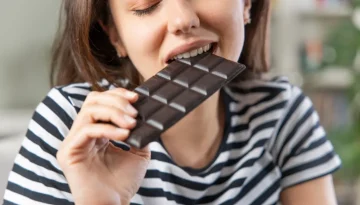 Μαύρη σοκολάτα: Πώς μπορεί να βοηθήσει τη γονιμότητα;
