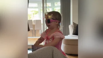 Νήπιο κάνει… royal είσοδο και το ίντερνετ κλαίει από τα γέλια