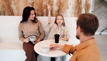 Πώς να απαντήσετε στις μεγάλες ερωτήσεις του παιδιού σας