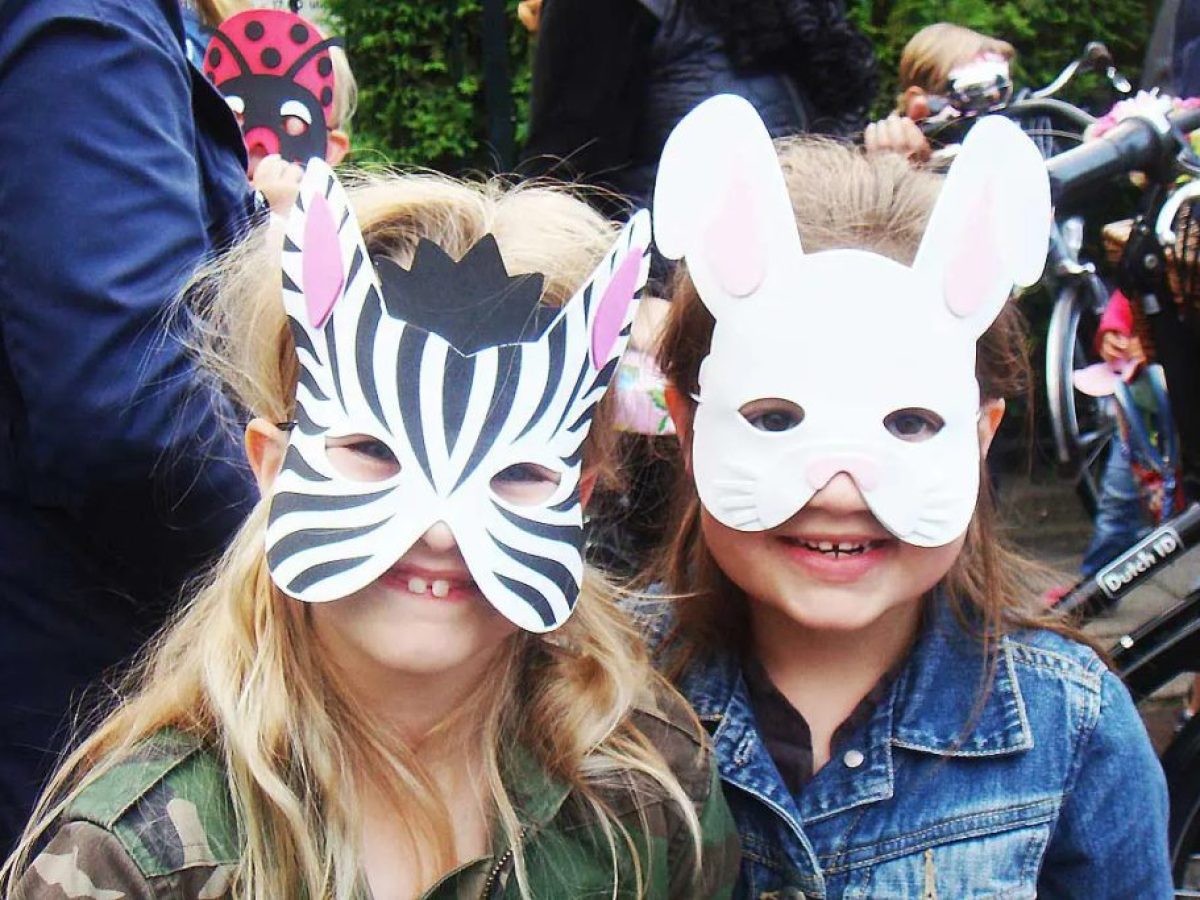 Πώς να αξιοποιήσετε τις Απόκριες για δημιουργικό χρόνο με το παιδί σας