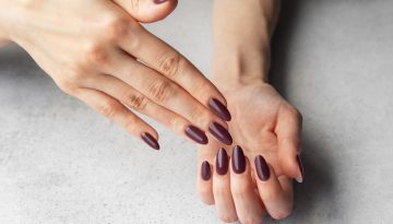 Σας αρέσουν τα αμυγδαλωτά νύχια; 5 nail designs για να υιοθετήσετε
