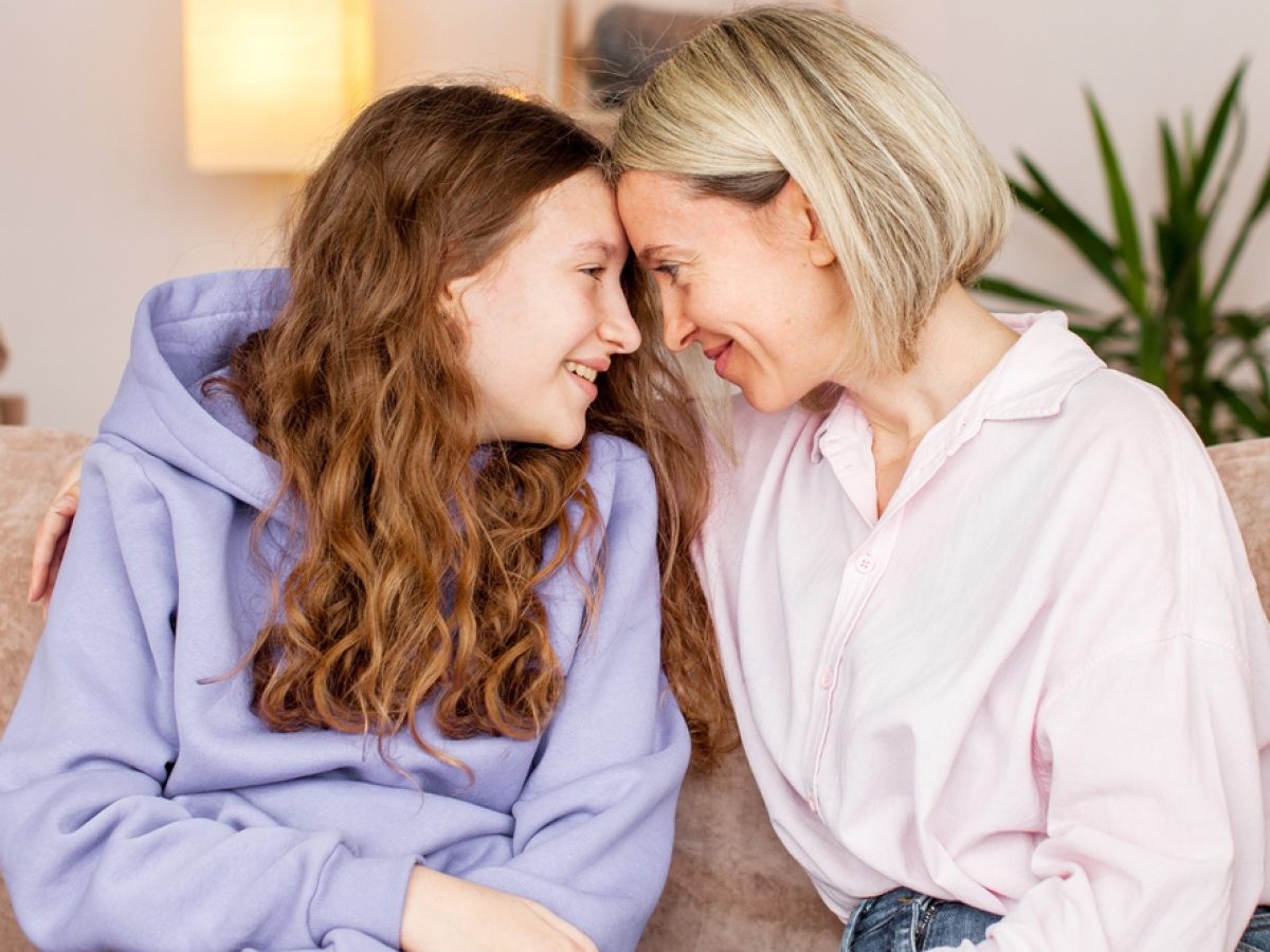 Σύνδεση: Καλή σχέση με γονείς, περισσότεροι φίλοι στο μέλλον;