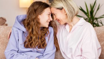 Σύνδεση: Καλή σχέση με γονείς, περισσότεροι φίλοι στο μέλλον;