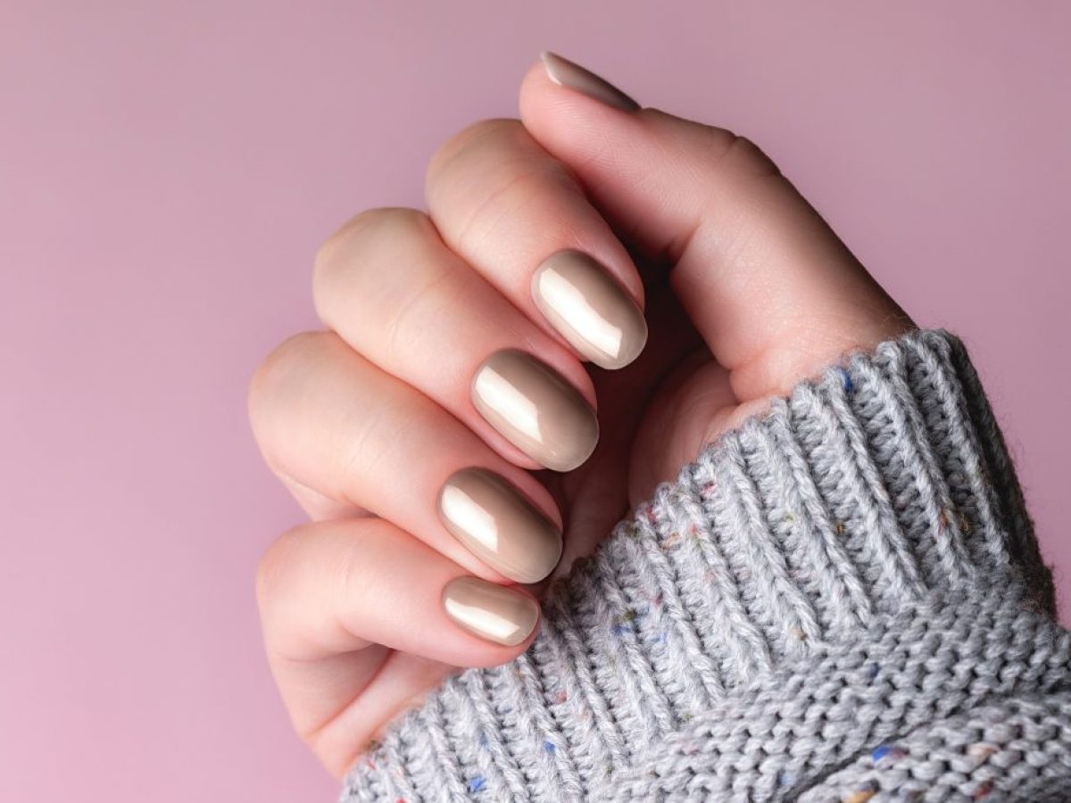 Τα κορυφαία χρώματα στα νύχια για το μανικιούρ του Φεβρουαρίου