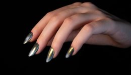 ta-metallika-mani-ine-sta