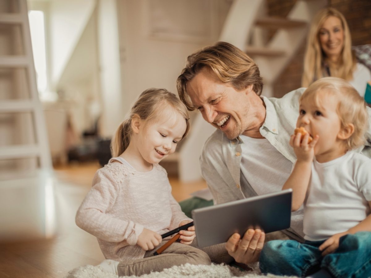 Τι κάνουν οι Σκανδιναβοί γονείς και τα καταφέρνουν τόσο καλά;